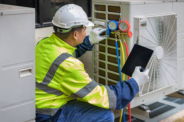Professional Hvac technician working in Mount Airy, LA